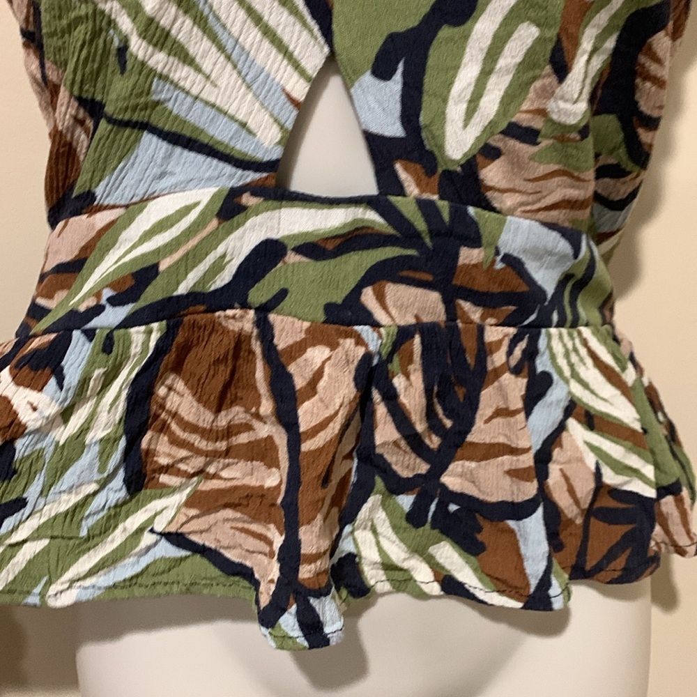 Backless top - Picture 2 of 9